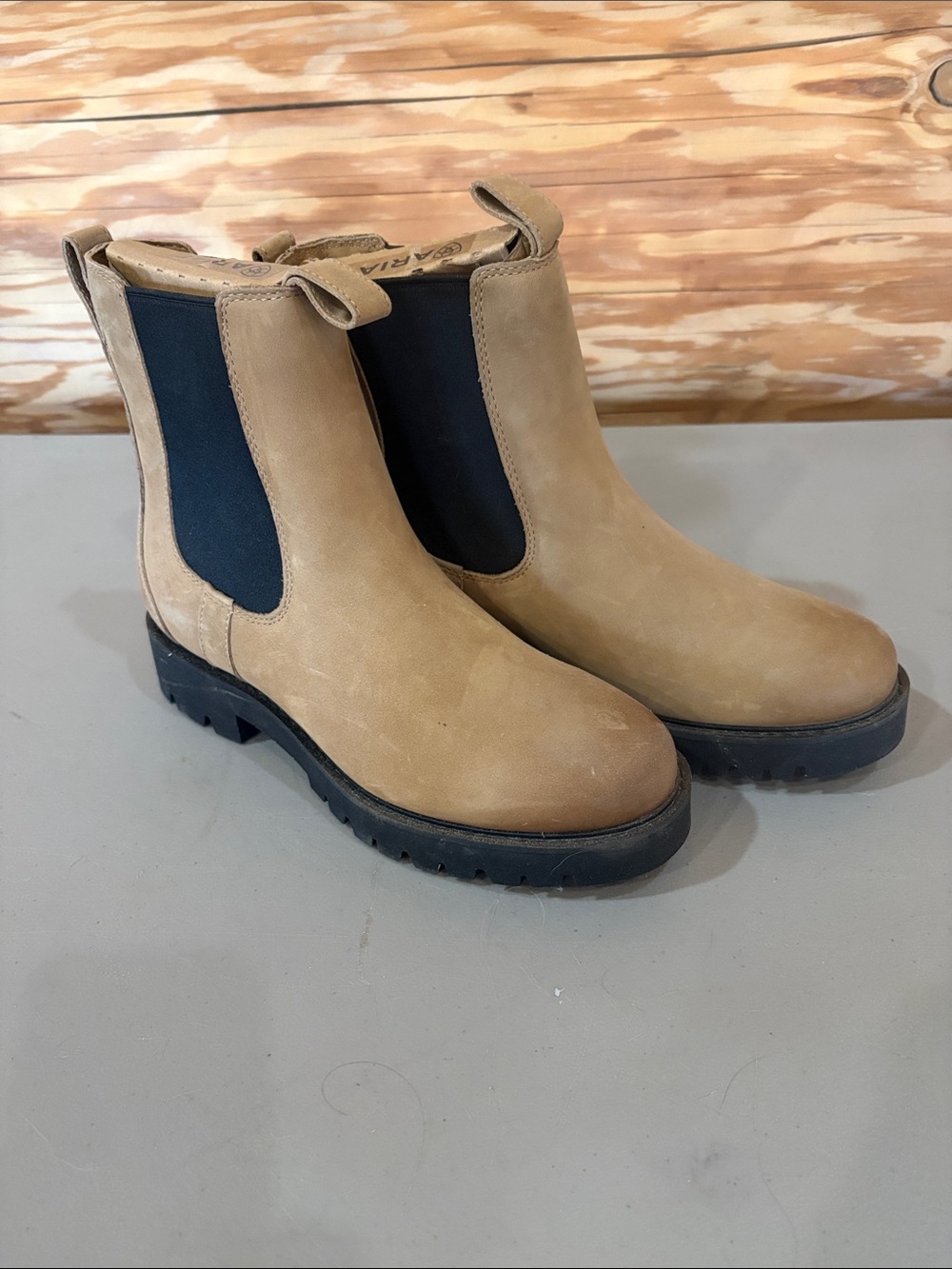 Ariat Tan Chelsea Lug-Sole Ankle Boots with Black Elastic